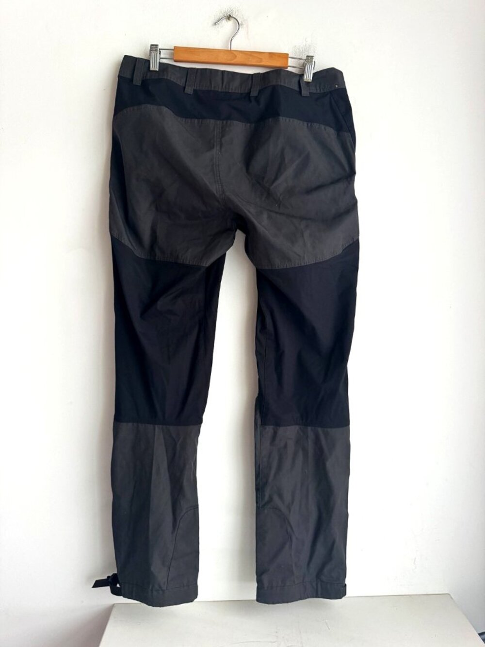 FjallRaven Grey Outdoor Hiking Pants Women's Regular Length 34 - Picture 6 of 7